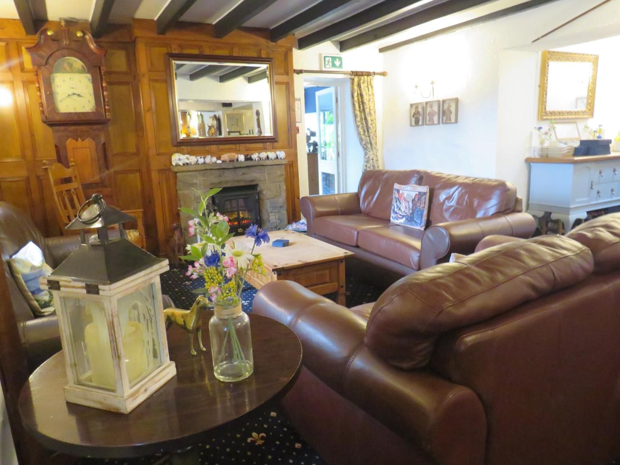 Ganton Greyhound Inn Екстериор снимка