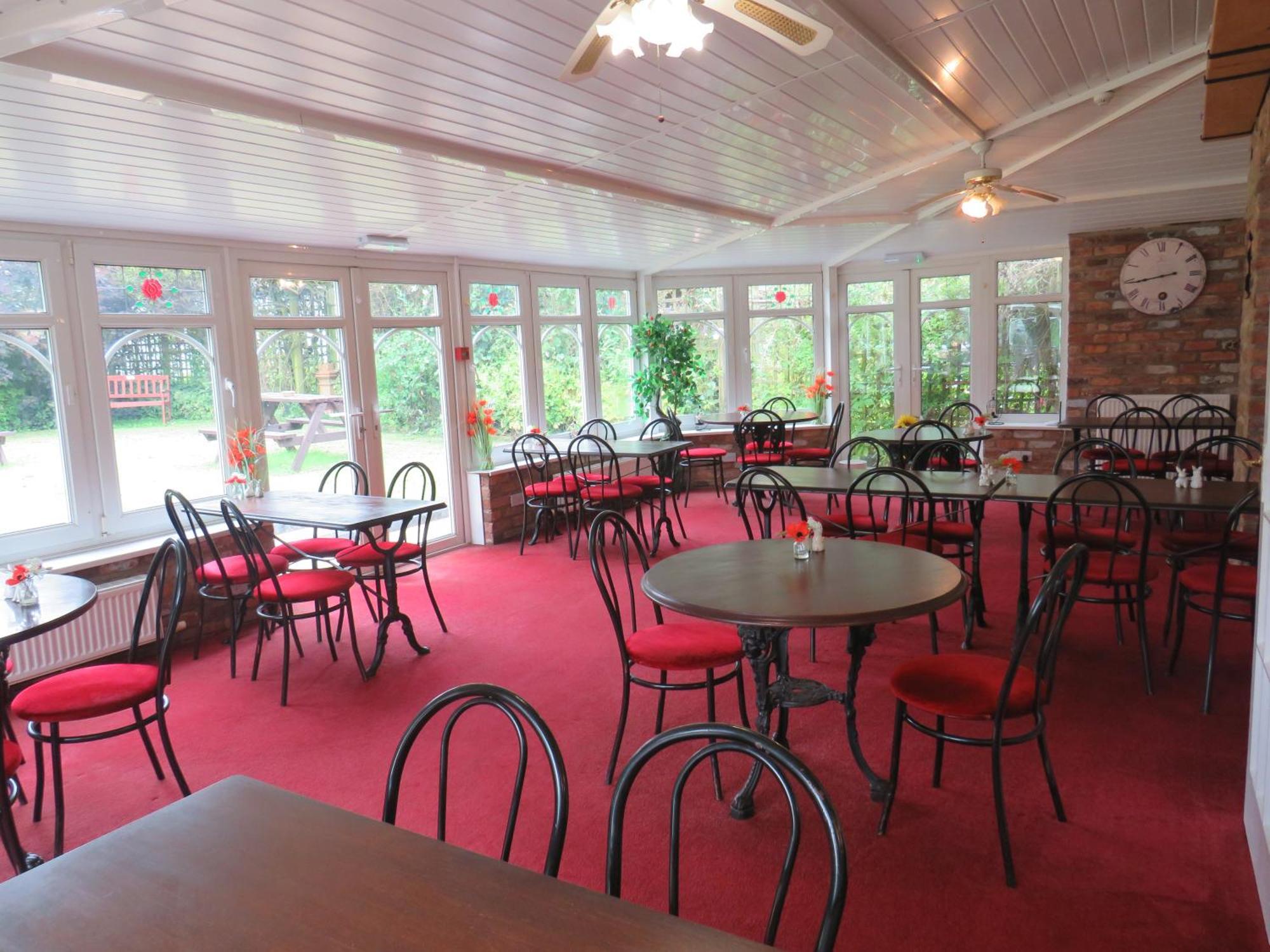 Ganton Greyhound Inn Екстериор снимка